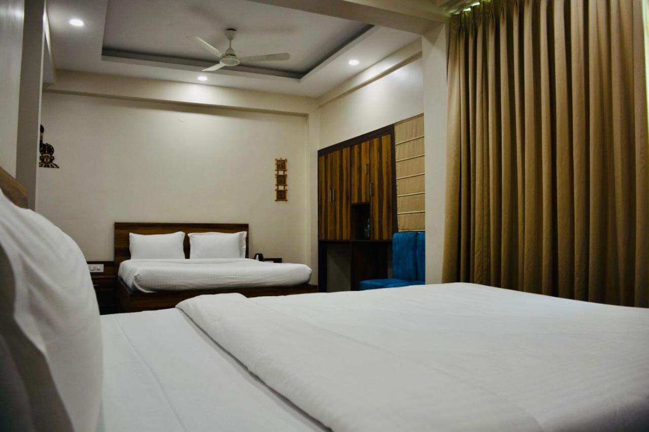 Hotel Royal Residency コルカタ エクステリア 写真